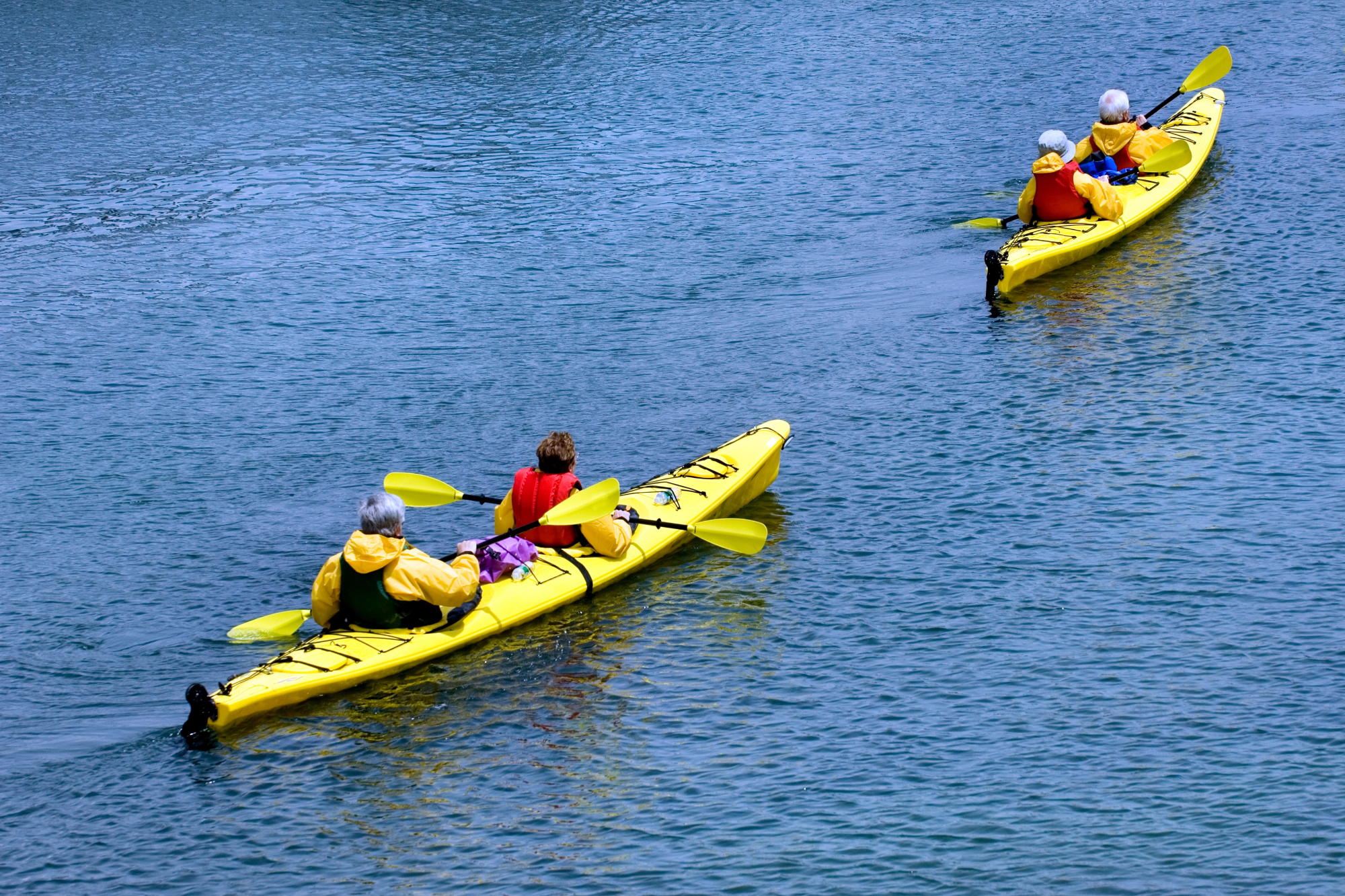Pantaloni kayak: comfort e funzionalità per le tue avventure sull'acqua
